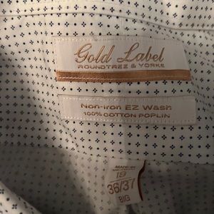 Roundtree & Yorke button down shirt